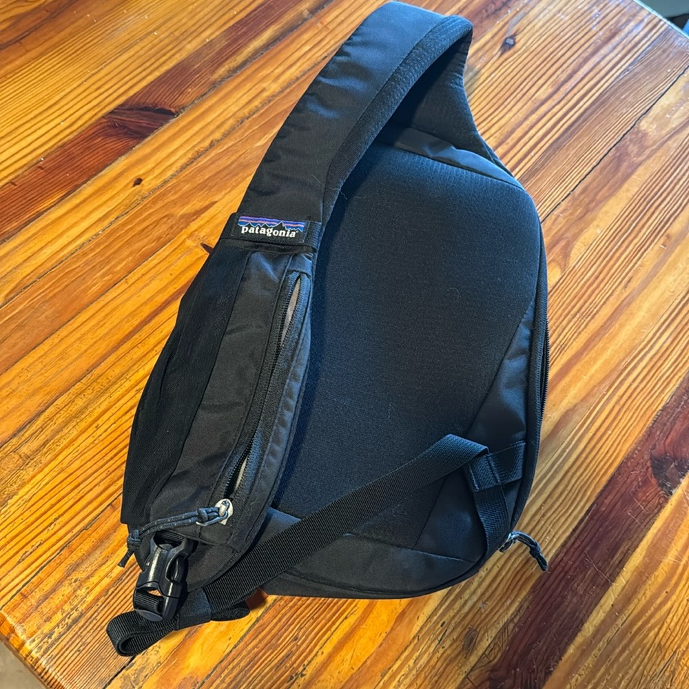 Patagonia sling bag, black